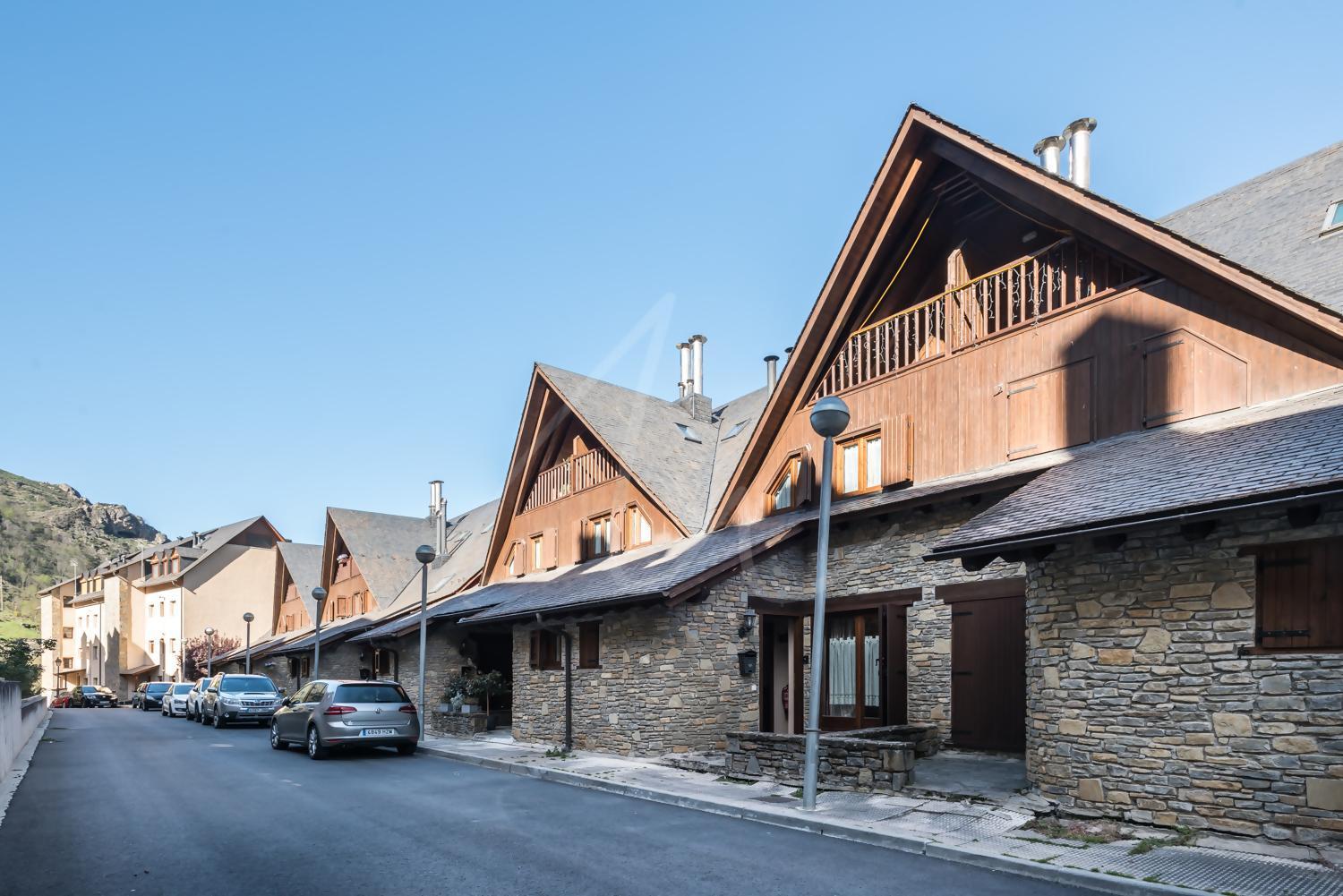 Casa Garona By Seamount Rentals Bossost Extérieur photo